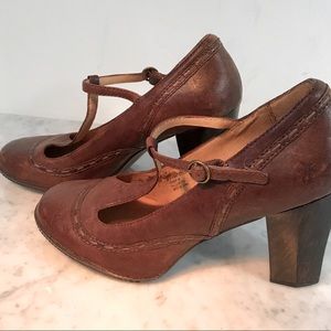 Frye : Adrienne Stitch T-Strap Heels  Size 10